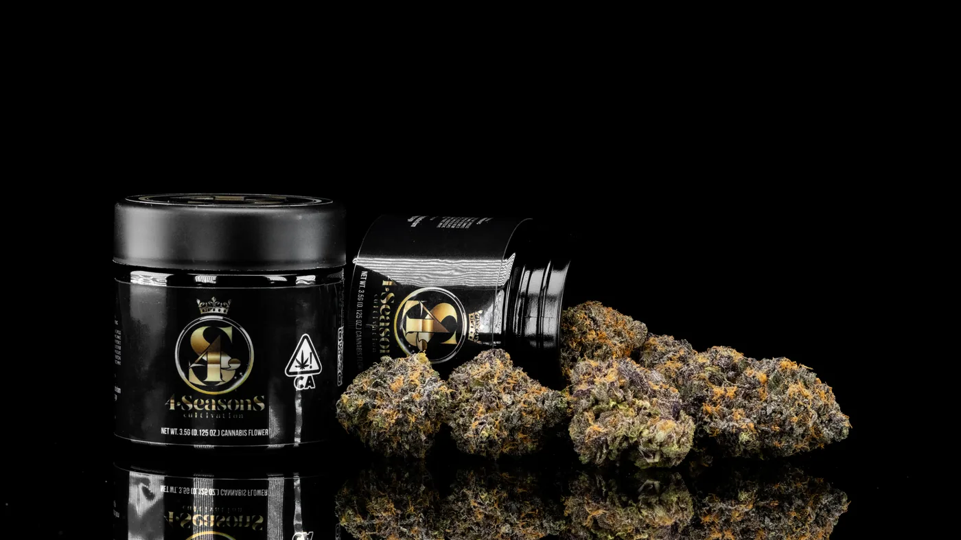 4 Seasons jar with flower